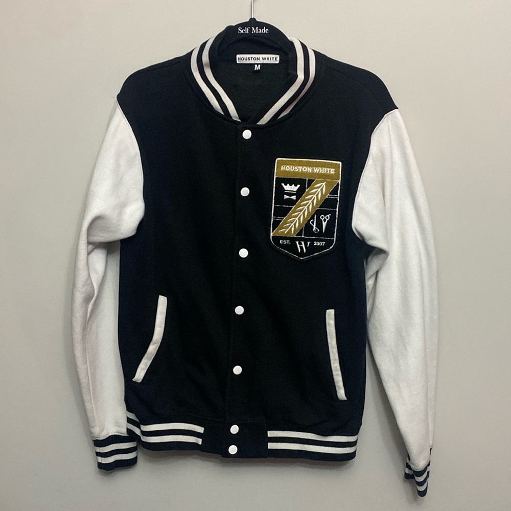 Jacket 🧥 - Picture 3 of 11